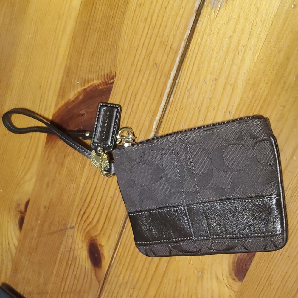 Coach brown wristler - Picture 2 of 6
